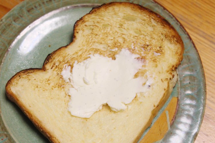 蔵王クリーミースプレッドバニラを塗ったパン