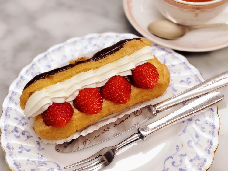 エクレール 650円。