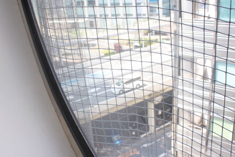 窓から望む景色が部屋ごとに異なる。