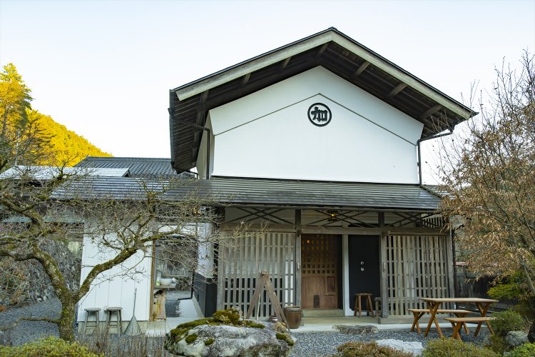 蔵をそのまま再利用。