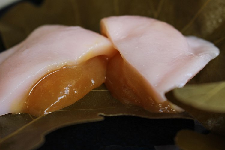 みそ餡はとろりと滑らか。