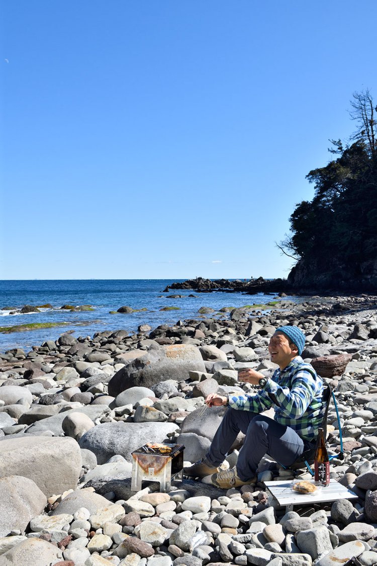 相模湾を眺めつつ相模湾の地魚の干物と丹沢の地酒を味わう。こんな贅沢ほかにある？