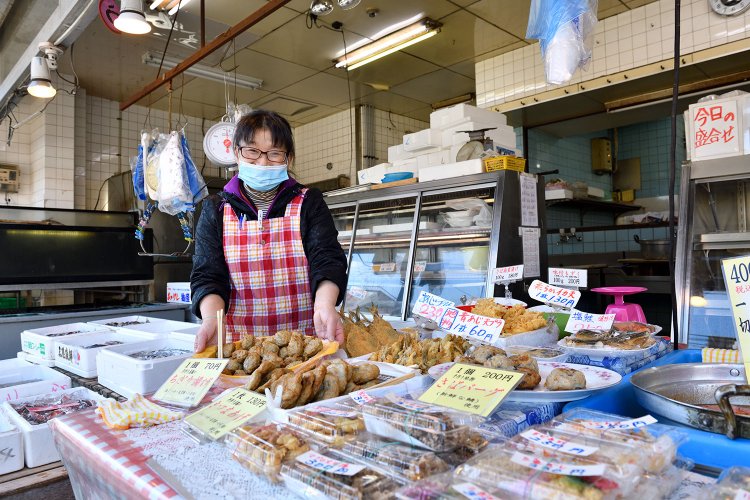 カマスやアジのフライも人気ですよ。