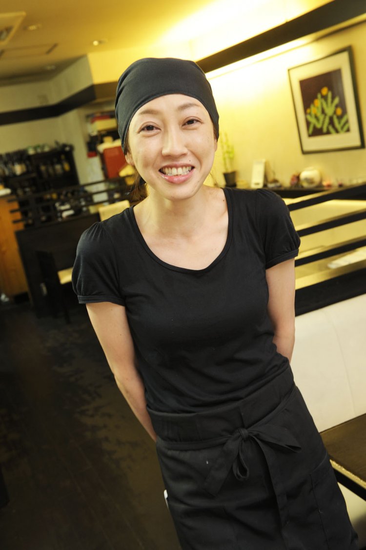 元気な二代目女将。