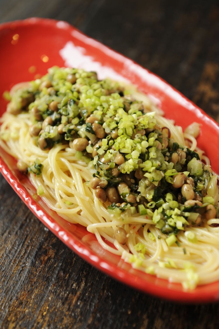 きりざいと納豆のパスタ900円。