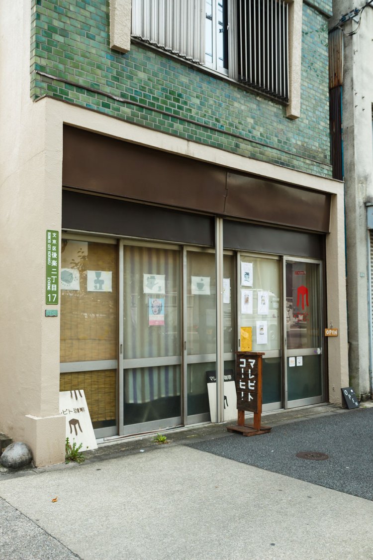 サッシの入り口。