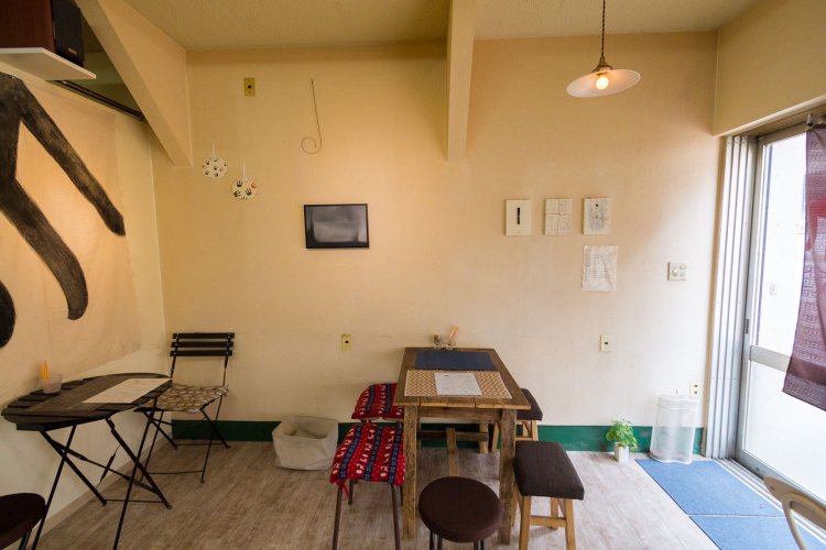 店内はギャラリーとして不定期に展覧会も開催。