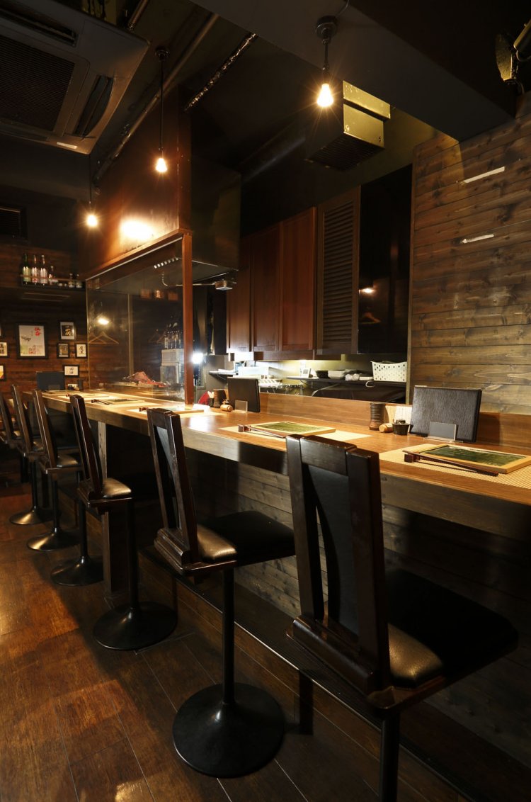 全21席の店内。