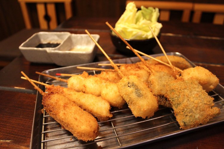 串揚げ。おまかせ盛合わせ十本盛り1078円。