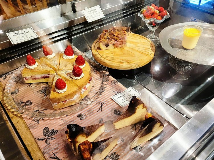 リゼッタの洋菓子ショーケース