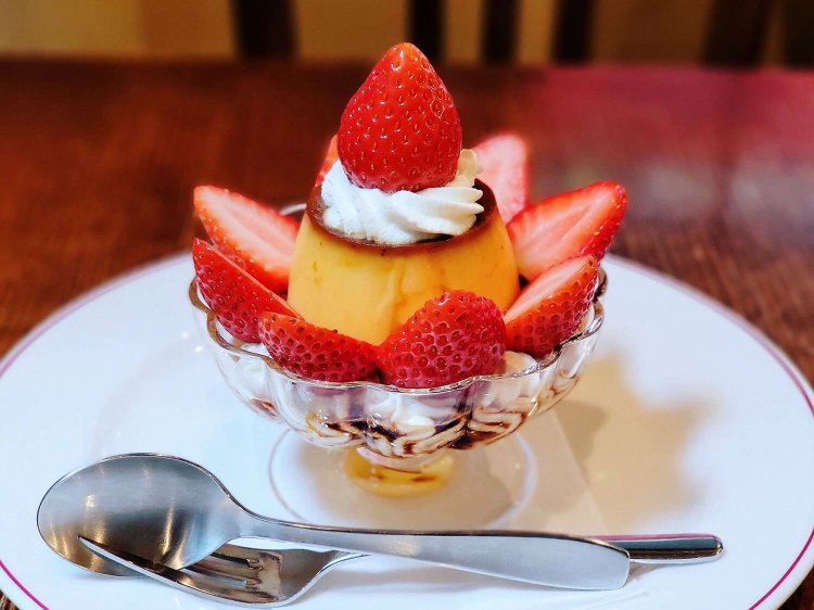 プリン・ア・ラ・モード 1030円。