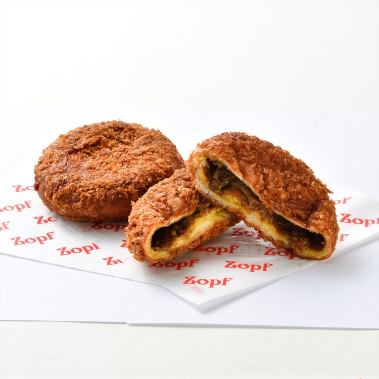 ツオップオリジナルカレーパン 324円（1個）。