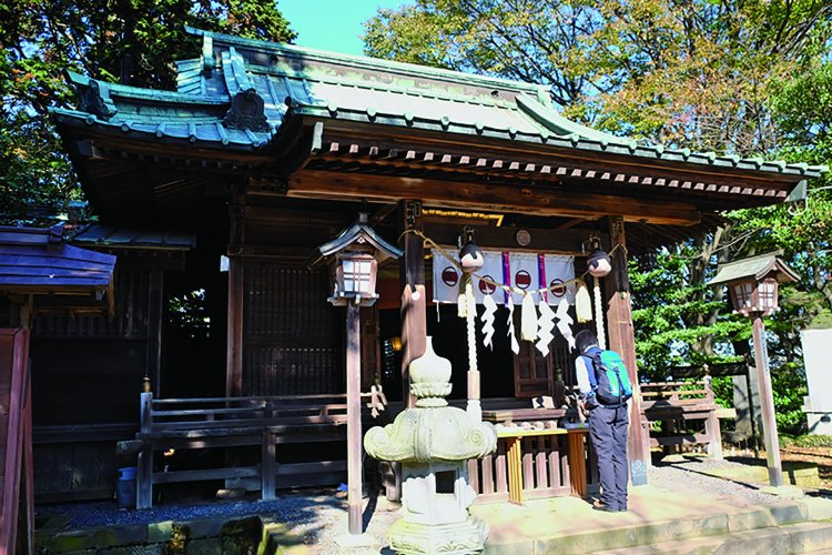 明治8年（1875）に本丸跡に新田神社を建立。金山城は新田金山城ともいう。