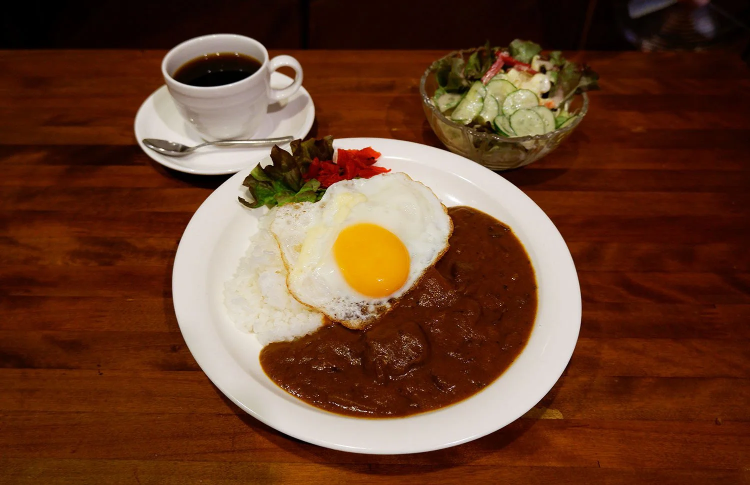 絶品ランチで働く人々の胃袋を支える 神田錦町 喫茶プぺ さんたつ By 散歩の達人