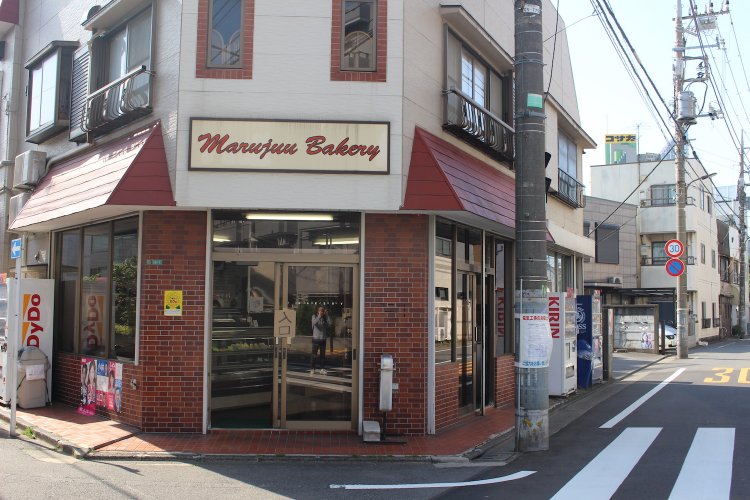 街の景色に溶け込んでいる店舗。