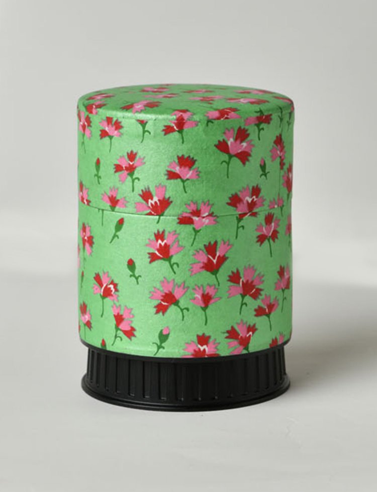 茶缶770円～。愛らしい柄がいろいろ。