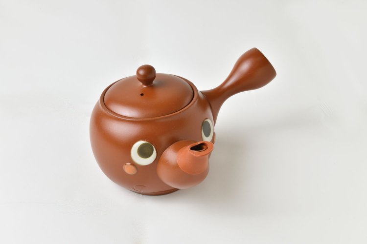 急須くん350㎖ 2860円。顔付きで子供にも人気。