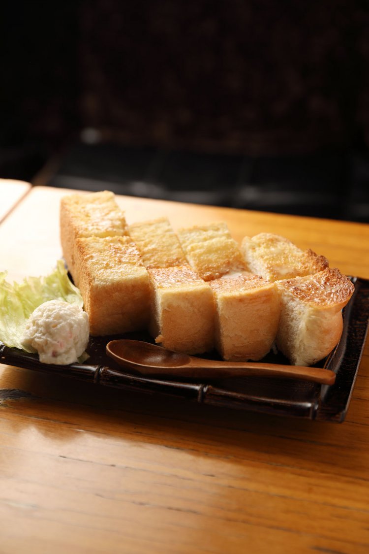 バタートースト432円。ブレンド464円。