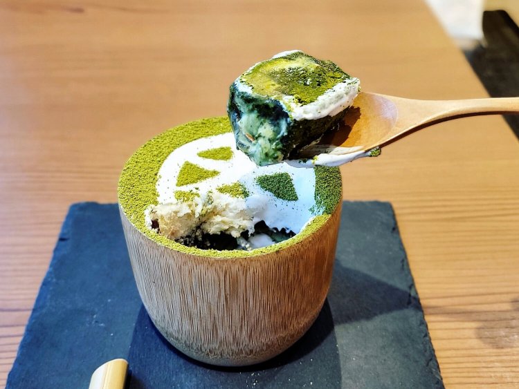 大三萬年堂HANARE8