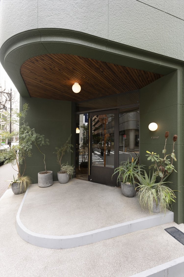 シックな外観。