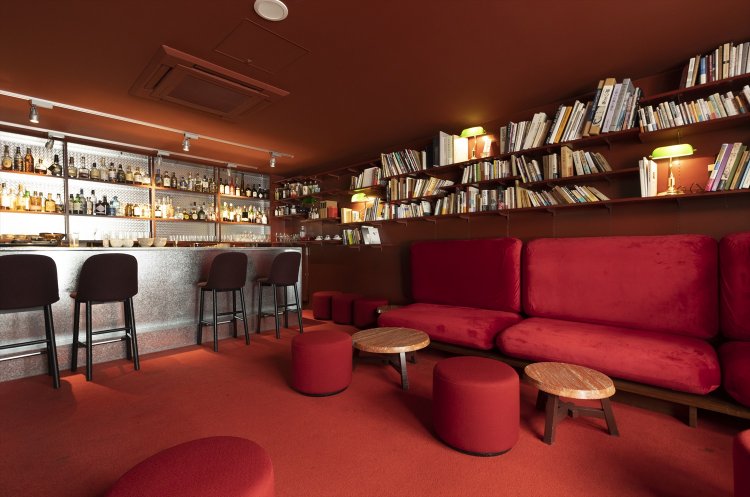 アジアのお茶や漢方を使ったオリジナルカクテルを提供。