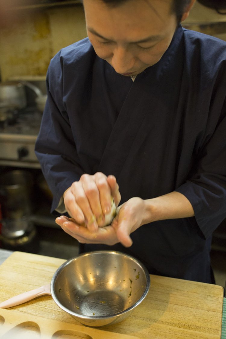 注文後に握ってくれる。