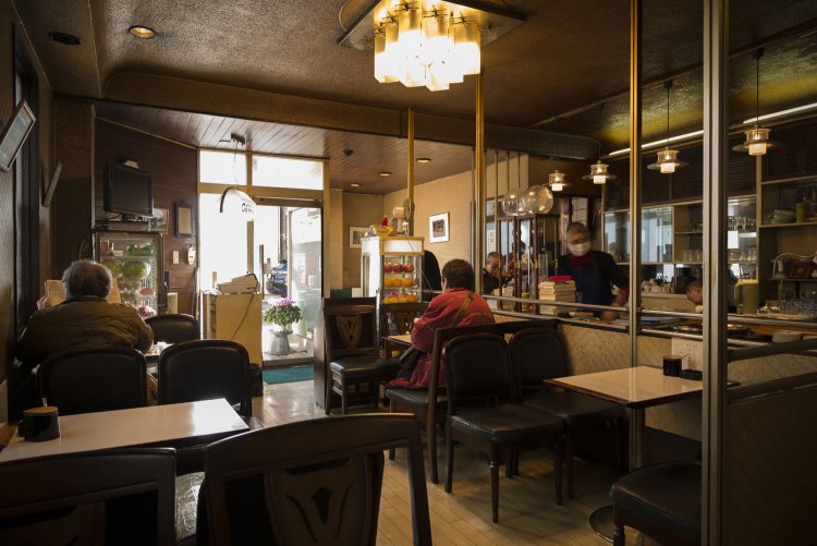 創業52年。故常盤新平さんなど文人も通った歴史あり。