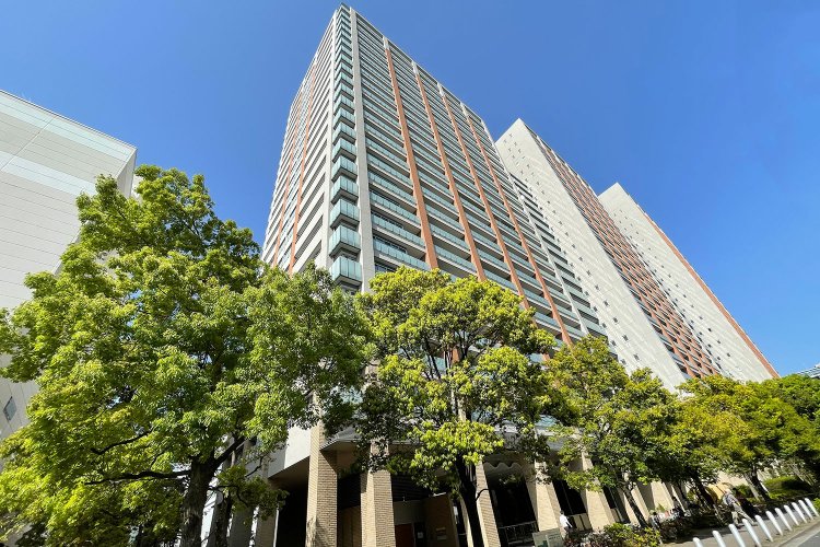 「『大森プロストシティレジデンス』は、スケールメリットを生かした快適性と利便性が特徴です。スカイラウンジ、パーティルーム、シアタールーム、保育施設など共用施設が大変充実しています」と石川さん。