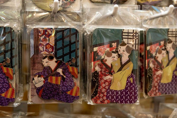 洒落猫マグネット四角600円(税抜)。