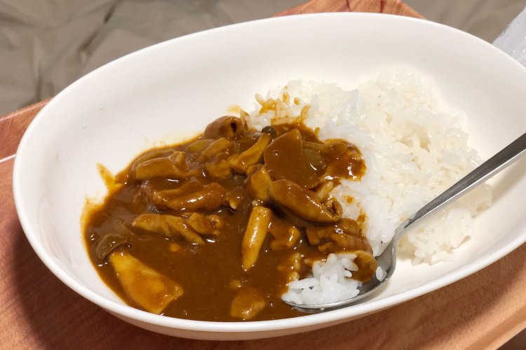 白モツ入りのカレー。
