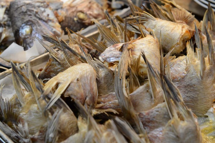 こんがりと焼いた宇和島産の真鯛が味の決め手。