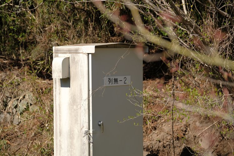 ところどころで、かつて使われていた線路設備が残されている。