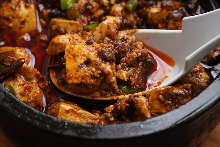 結構赤く見えるけど、後引く辛さがたまらない。