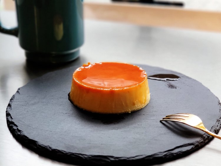 東京チーズプリン500円。コーヒー300円。