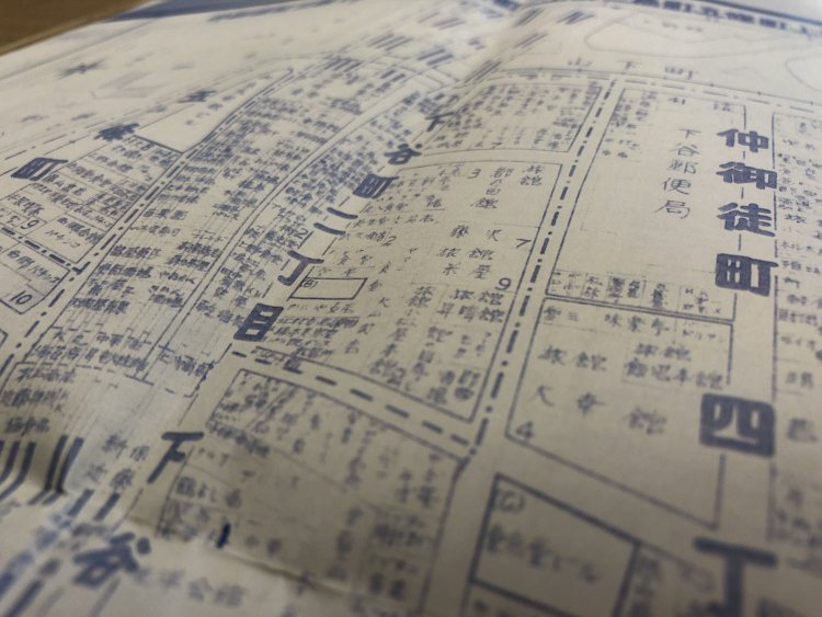 昭和30年代の上野駅周辺の住宅地図を見ると、あちこちの路地に旅館や木賃宿が建ちならんでいる。