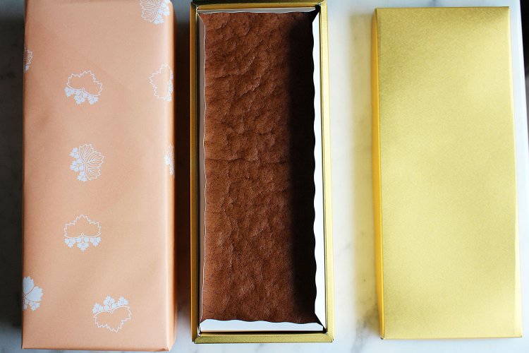 箱入り1斤1400円。