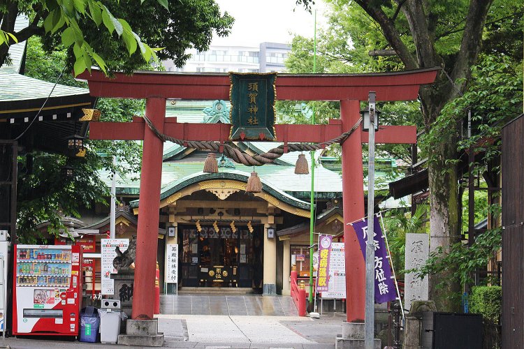 四谷の総鎮守、須賀神社。