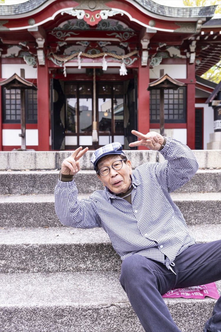 歴史ある古民家よりも、寺や神社の建物が好きだという円丈師匠。