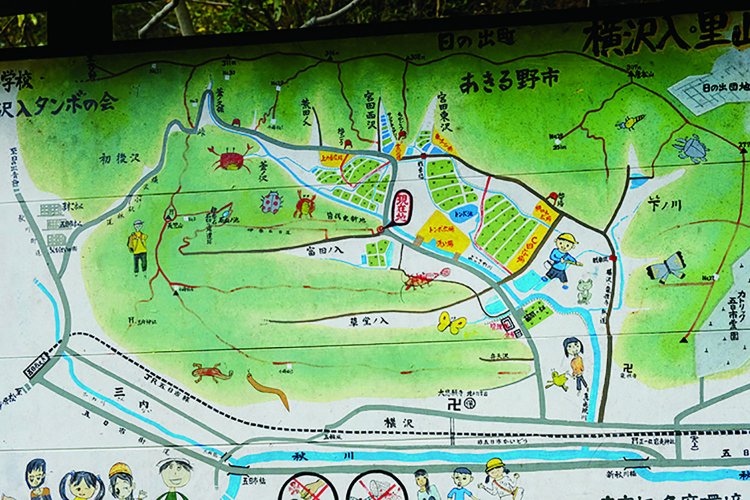 富田ノ入に行く入口にあった手描きの地図。とてもわかりやすく、いい地図だ。