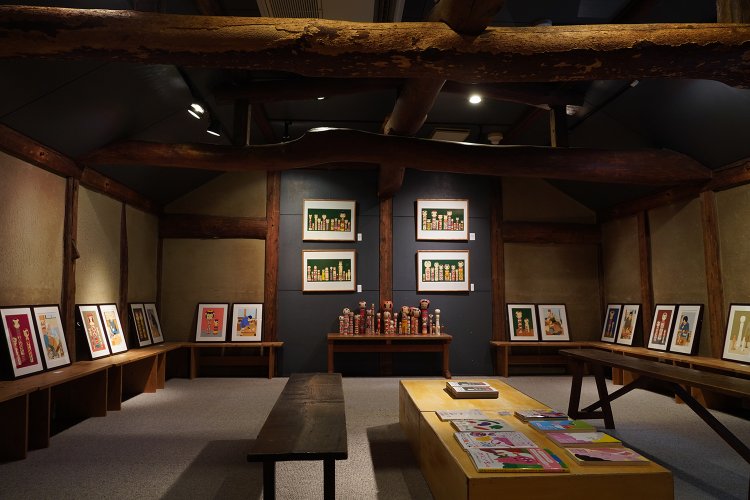 2階のギャラリー。新しさと古さが融合したモダンな造り