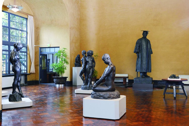 1階アトリエは展示室となっている。