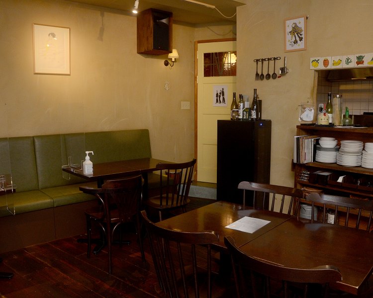 店内はムーディーな音楽が流れ、リッチな雰囲気が漂う。ファミリーのディナーだけでなくカップルのデートなどにもピッタリだ。