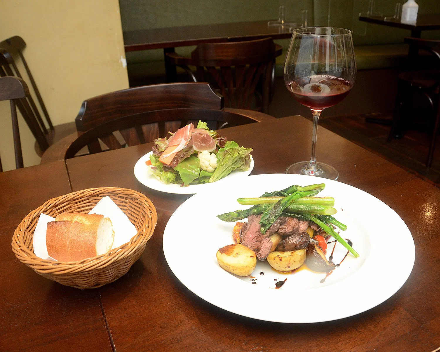 Carib 赤羽 フレンチ さんたつ By 散歩の達人