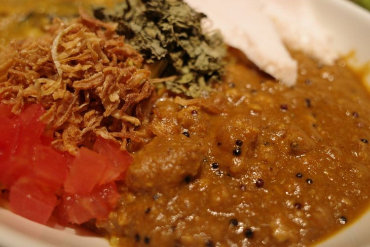 続いてキーマカレーのほうもいただきます！