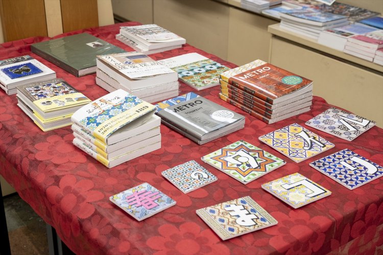 10名ほどの書店員が担当する棚は、“タイル”、悪魔や草などの“辞典”など、個性的なテーマ多し。美しい装丁にも引かれ、趣味の世界が広がりそう。