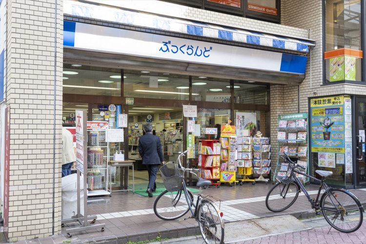 千住本町商店街で1983年より営む。