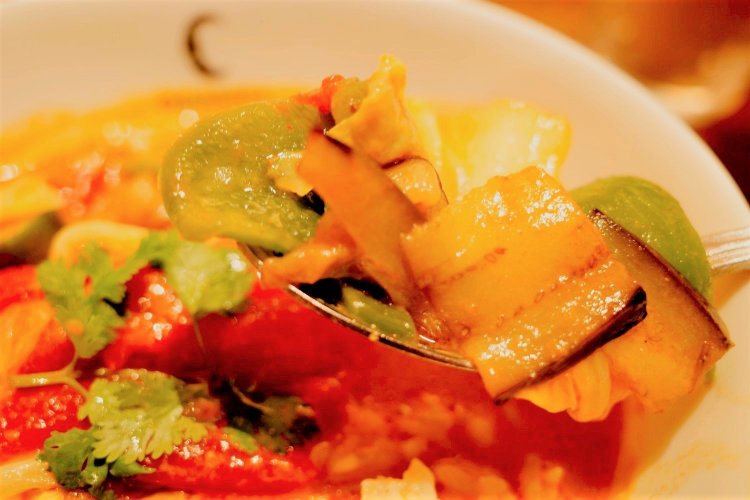 いろんな野菜がざくざく入って、これはうれしい。