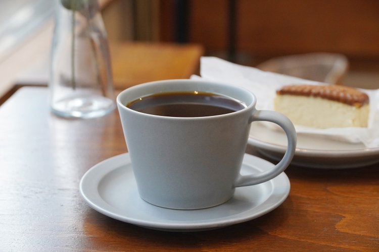 コーヒー550円。この日の豆はルワンダ。