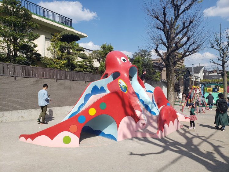 北千住）レトロを感じる公園