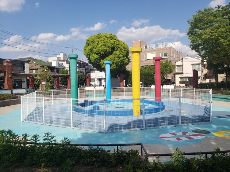 北千住）レトロを感じる公園